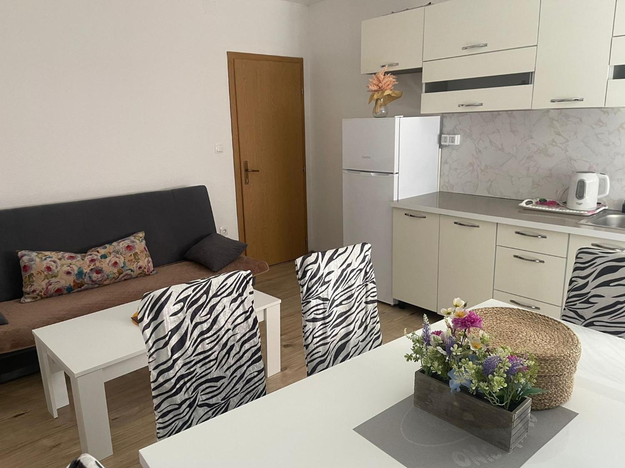 Apartmani Zuti Неум Экстерьер фото